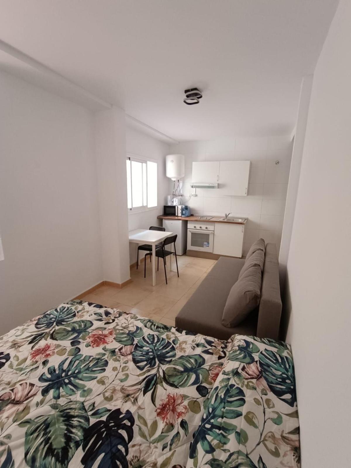 Apartamentos Larios Málaga Esterno foto